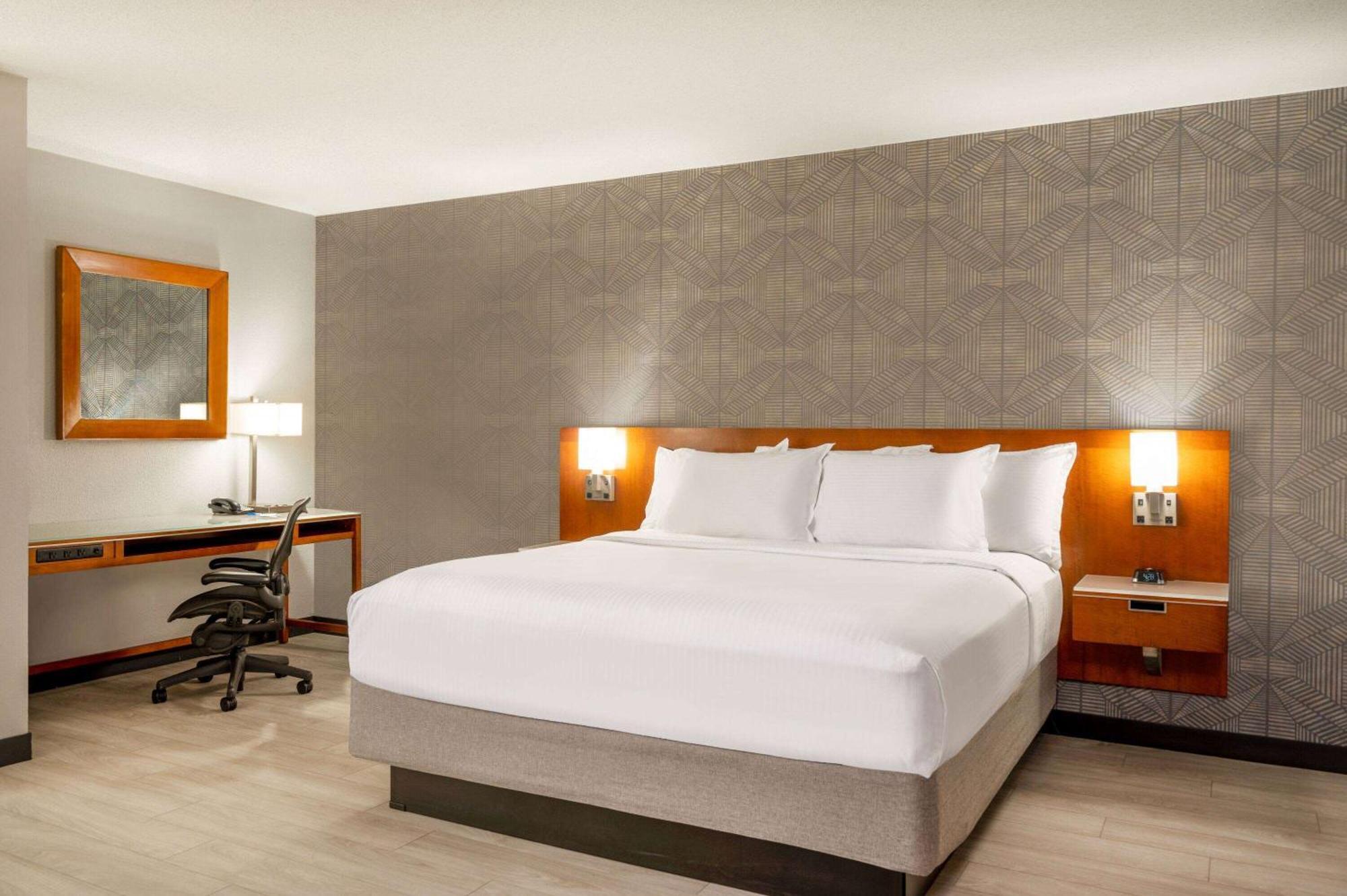 Hotel Wyndham Indianapolis Airport Zewnętrze zdjęcie