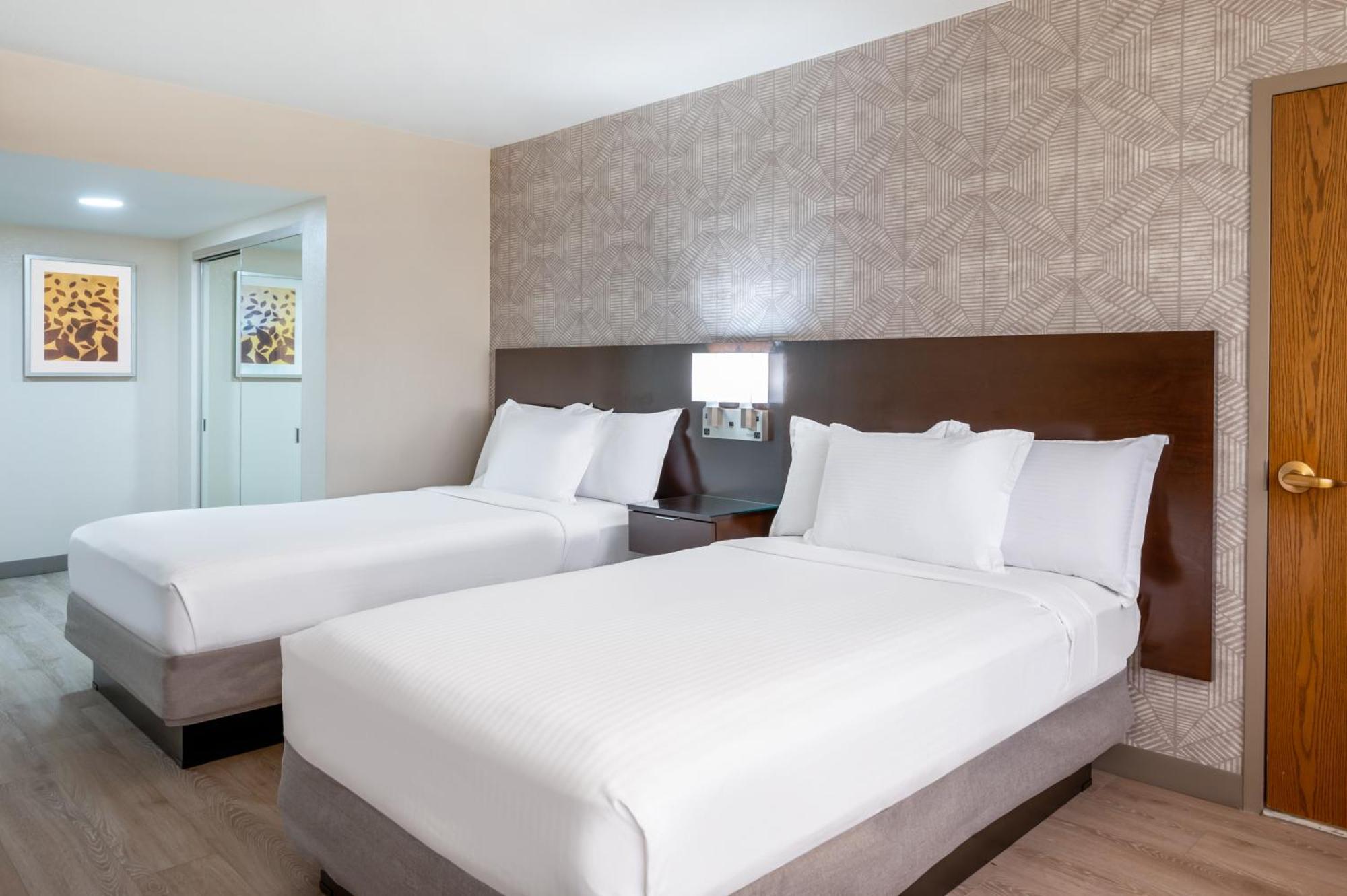 Hotel Wyndham Indianapolis Airport Zewnętrze zdjęcie