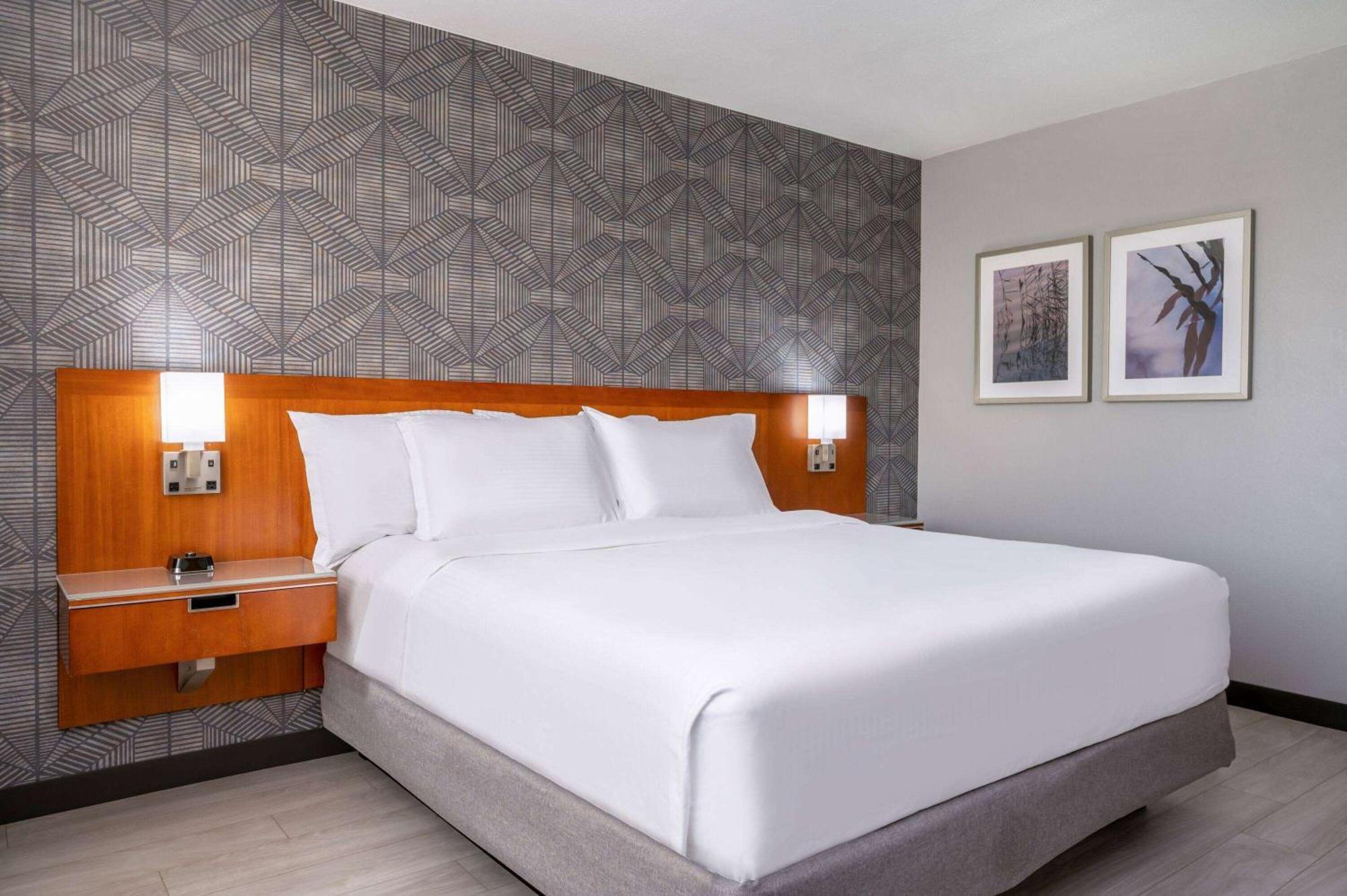 Hotel Wyndham Indianapolis Airport Zewnętrze zdjęcie